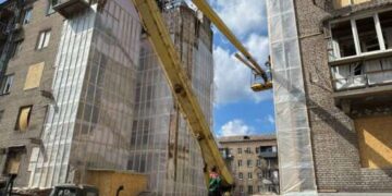 В Запорожье отстроят семь многоэтажек, разрушенных при ракетных атаках РФ