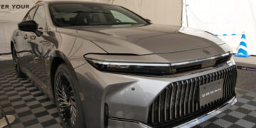 Дебютував новий седан Toyota Crown — Автоновини