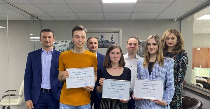 I Стипендиальный конкурс ЮКК «ДЕ-ЮРЕ»: какая цель конкурса и что ждет победителей — Суспільство Одеси