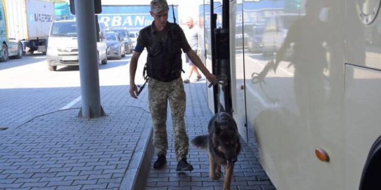 Ізмаїльські прикордонники затримали іноземця, що перебував у міжнародному розшуку