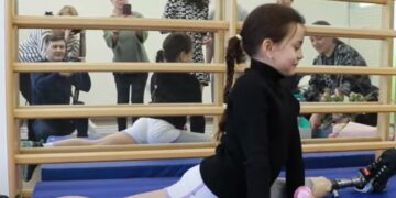 Маленька одеська гімнастка, яка втратила ногу через ракетну атаку, перемогла у змаганнях — Новини Одеської області