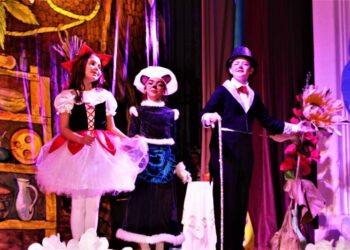 На ізмаїльській сцені давали «Дюймовочку» —  (ФОТО)