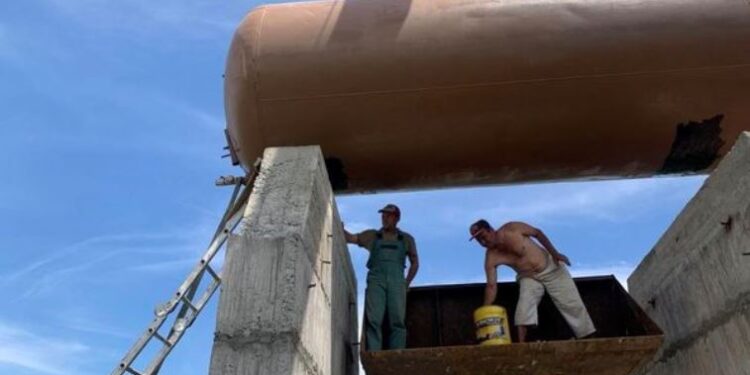 У м. Арциз завершується монтаж водонапірної башти