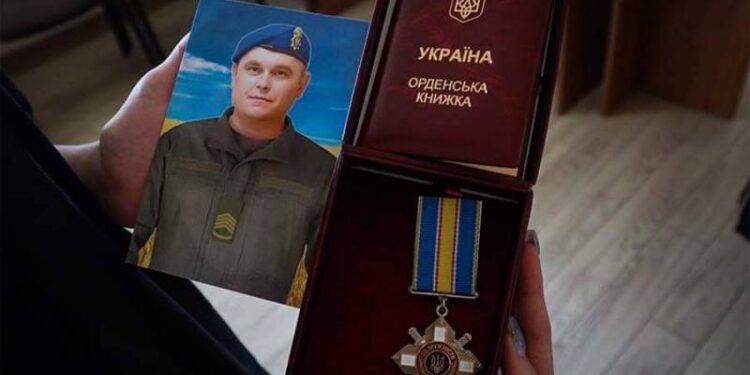 В Ізмаїлі родині загиблого гвардійця вручили орден «За мужність»