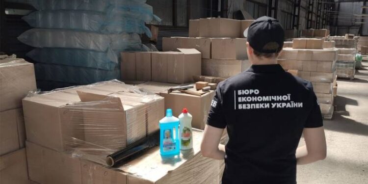 В Одеській області викрили масштабне виробництво контрафактної побутової хімії