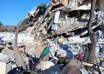 Загинула дитина, 22 людини поранені після ракетного удару окупантів по передмістях Дніпра