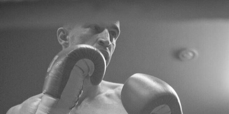 Выстрел в спину. Крутого русского боксера убили за неделю до боя