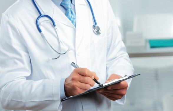 Украинцы жалуются, что в Helsi появляются «левые» записи к врачам — мужчин даже направляют к гинекологу