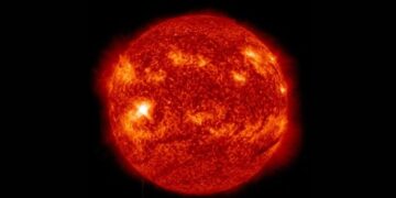 Сегодня на Землю обрушится сильная геомагнитная буря