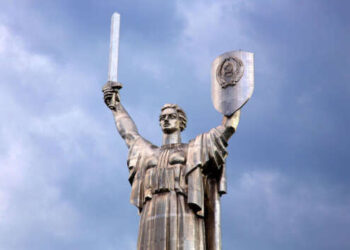 Минкульт показал, как будет выглядеть щит «Родины-матери» с гербом Украины