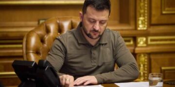 Президент уволил четырех глав районных администраций Киева
