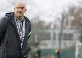 «Ференцварош» избавился от своего российского тренера Черчесова после позорного вылета из Лиги чемпионов (20 июля 2023 г.) — Новости футбола