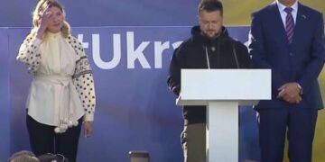 Зеленский ответил Уоллесу на требование благодарности