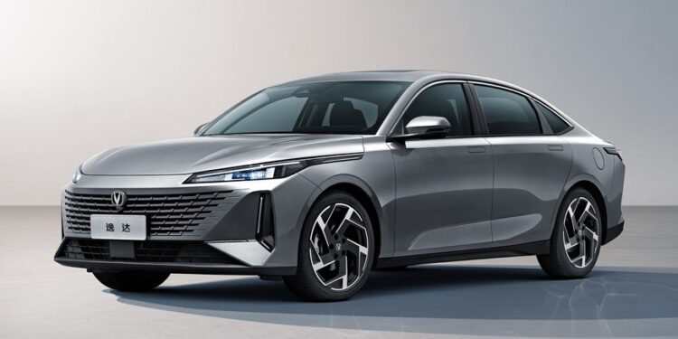 Changan везёт в РФ две новинки: кроссовер Avatr 11 и седан Lamore — АВТО НОВОСТИ