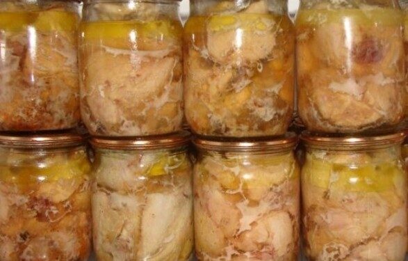 Как уберечься от ботулизма во время Пасхальных праздников — рассказали специалисты