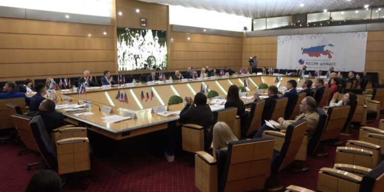 Кремль готується роздавати російські паспорти жителям ДНР і ЛНР