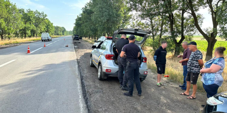 У ДТП на Одещині легковик збив двох велосипедистів, один з яких загинув. ФОТО | Кримінальні новини