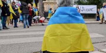 Украинским беженцам в Румынии начали массово блокировать счета и соцвыплаты