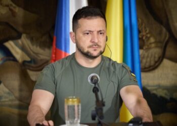Президент закликав журналістів бути активнішими в пошуку дітей, депортованих Росією