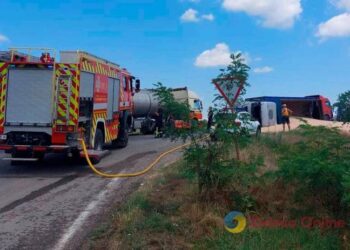 На дорозі Одеса – Рені перекинулася фура з зерном та перекрила рух