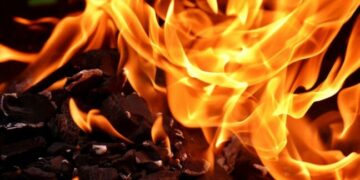 У Березівському районі горів приватний будинок: постраждав господар — Новини Одеської області