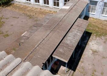 У Кам’янському ліцеї Арцизької міської ради завершується капітальний ремонт та утеплення покрівлі галереї