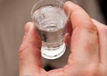 В селі на Одещині троє людей померли від отруєння горілкою невідомого походження