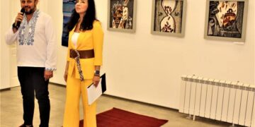 Виставка в Ізмаїльській картинній галереї до Дня Конституції України — Місто 24 (СВІТЛИНИ)