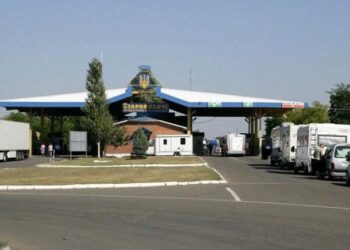 Заради виїзду за кордон чоловік за 8 тис. грн одружився з одеситою з інвалідністю — Новини Одеської області