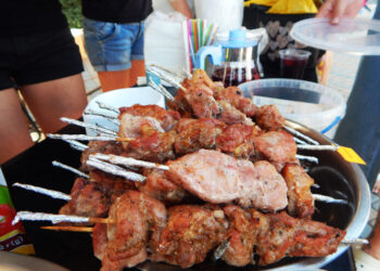 Громада Южного в шостий раз долучилась до ярмарку на потребу армії (фото) | YНовини одещіни