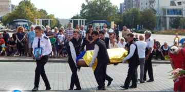 Южненська громада попрощалася з двома полеглими за Україну Захисниками (фото) | YНовини одещіни