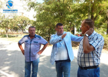 Ремонт дороги за ПК завершено: мер Южного перевірив стан готовності об’єкту (фото, відео) | YНовини одещіни