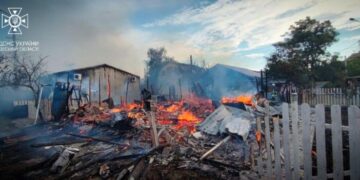 Рятувальники ліквідували пожежу на базі відпочинку в Южненській ОТГ (фото) | YНовини одещіни