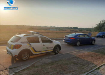 В Южному поліцейські встановлюють обставини ДТП по вулиці Новобілярській | YНовини одещіни