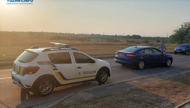 В Южному поліцейські встановлюють обставини ДТП по вулиці Новобілярській | YНовини одещіни