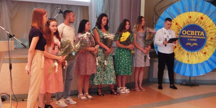 В Южному відбулась педконференція: нові кадри, стратегія розвитку освіти, повернення до очного навчання | YНовини одещіни