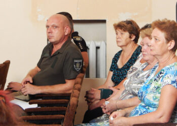 Жителі Сичавки ініціювали зустріч з мером Южного, аби озвучити проблеми села | YНовини одещіни