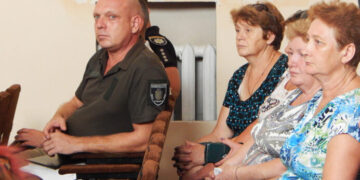 Жителі Сичавки ініціювали зустріч з мером Южного, аби озвучити проблеми села | YНовини одещіни