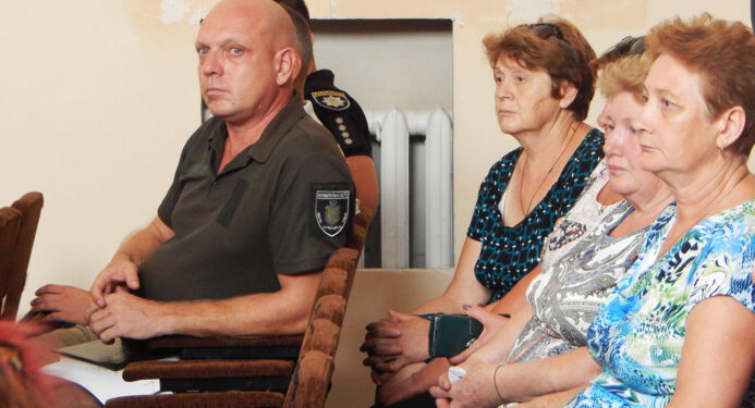 Жителі Сичавки ініціювали зустріч з мером Южного, аби озвучити проблеми села | YНовини одещіни