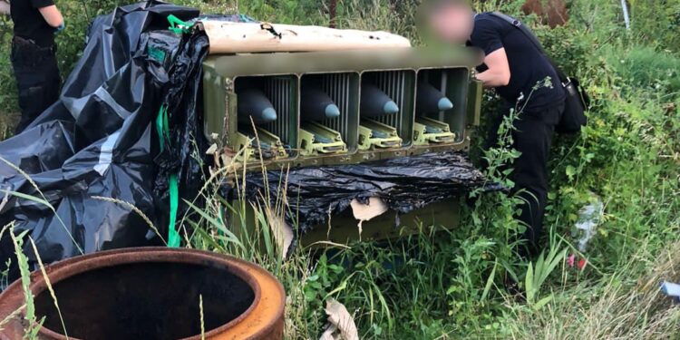 На Київщині викрито двох спритників, які зберігали ворожий зенітно-ракетний комплекс. ФОТО | Кримінальні новини