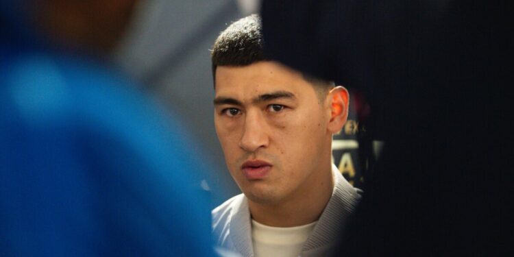 Российский боксер Бивол заявил, что его карьера близится к завершению