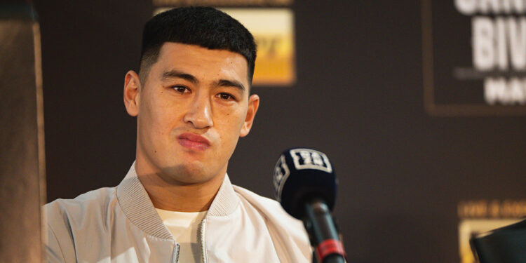 Жена лучшего боксёра мира творит дичь. С Катей точно всё хорошо?