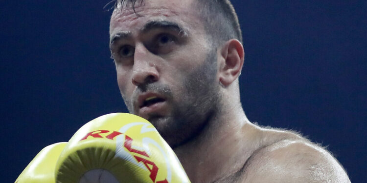 Заставили американок визжать. Российский боксер избил соперника как грушу