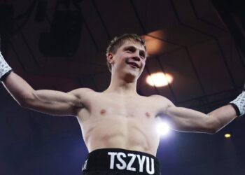 Странная победа младшего сына Цзю. Соперник неожиданно сдался в разгар боя