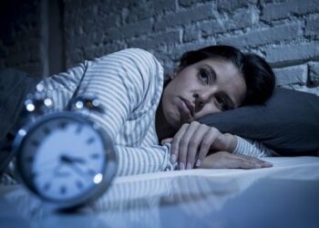 Сон во время войны: в Минздраве объяснили можно ли спать «наперед» и что делать с «сонным долгом»