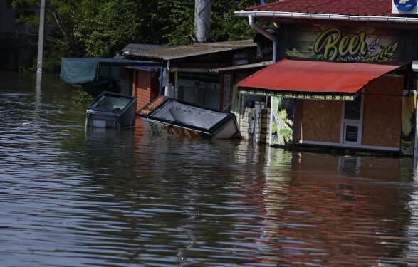Подрыв Каховской ГЭС: в поверхностных водоемах на некоторых территориях зафиксировано превышение микробиологических показателей