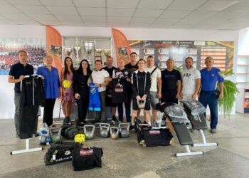 Черкаські спортсмени отримали нове спорядження