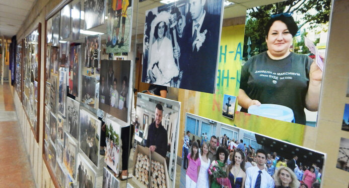 До Дня міста музей Южного презентував експозицію «Дзеркало історії» (фото) | YНовини одещіни