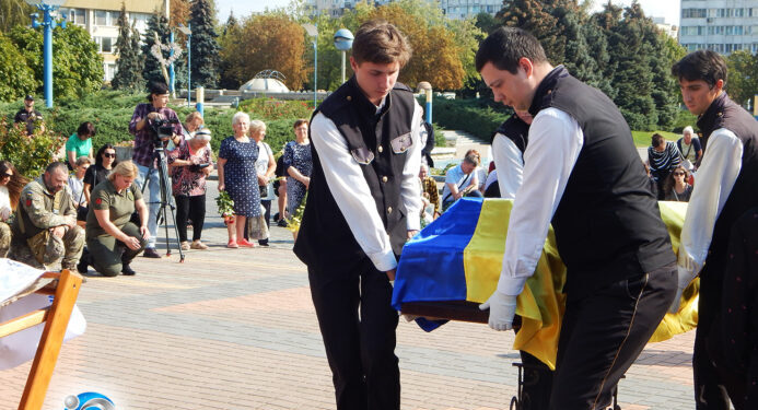 В Южному попрощалися з 49-річним військовослужбовцем Сергієм Карпуніним (фото) | YНовини одещіни