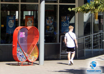 В Южному супермаркет долучився до благодійного проекту зі збору кришечок | YНовини одещіни